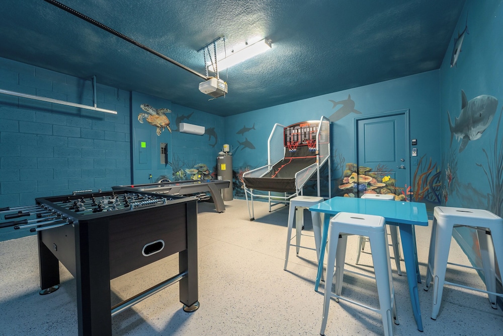 New Jungle Adventure 9BR Villa by Disney