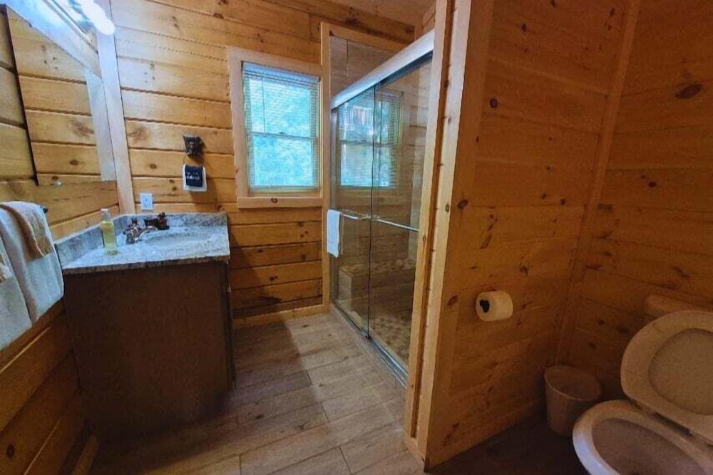 Misty Mountain View - 2 bedroom 2 Cabin