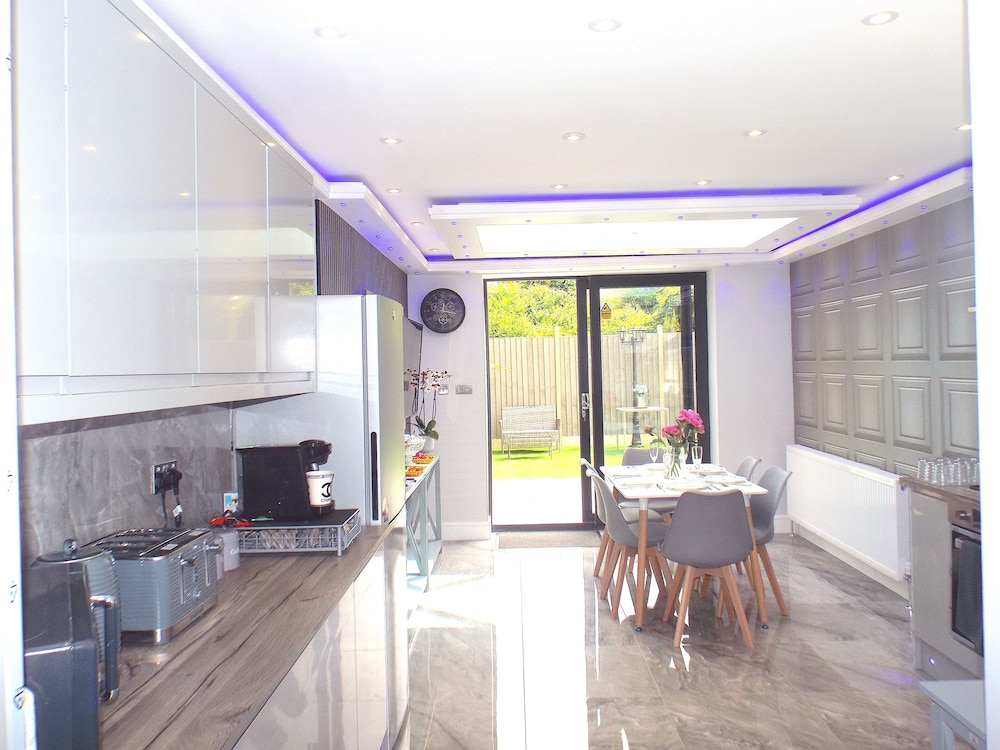 The Pond House - Ensuite Rooms