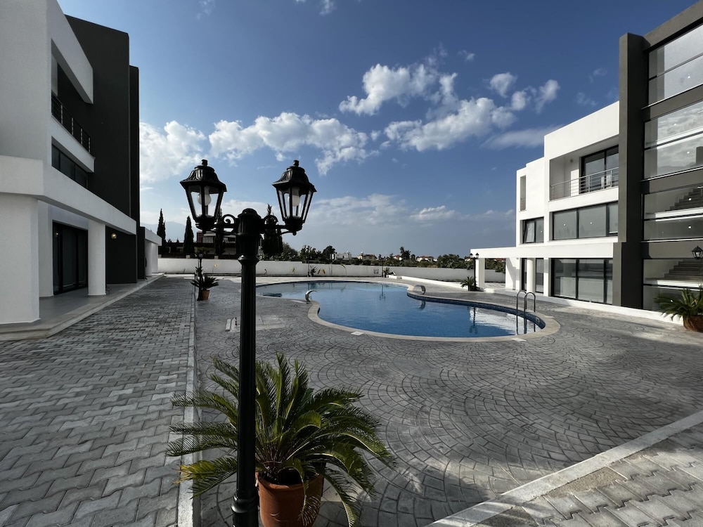 Flat With Sea View Close to Beach in Edremit