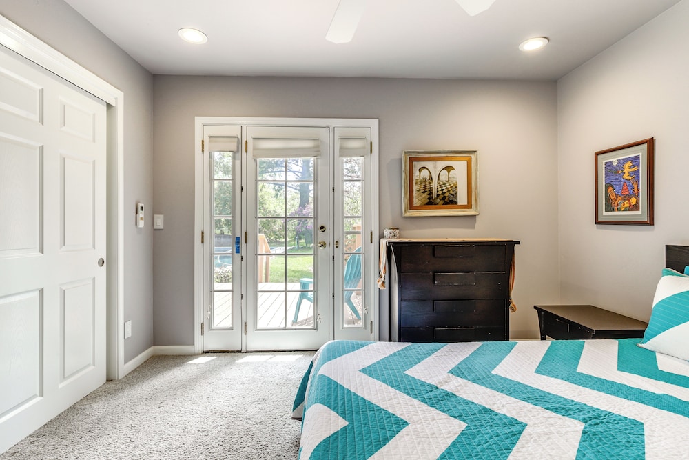 Pool & Deck: Wine Country Hideaway in Middletown!