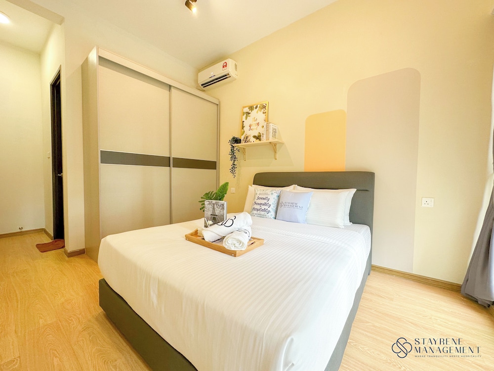 Country Garden Danga Bay Sea View Homestay by Stayrene