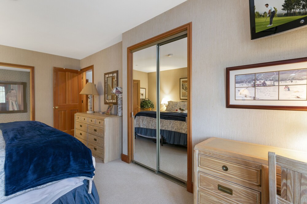 B1 Meadow Ridge 3 Bedroom Townhouse by RedAwning view 5