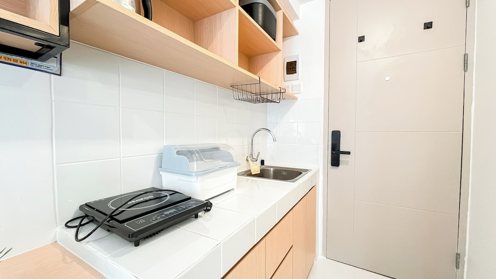 Minimalist Look Studio Near Tokyo Hub At Tokyo Riverside Pik 2 Apartment