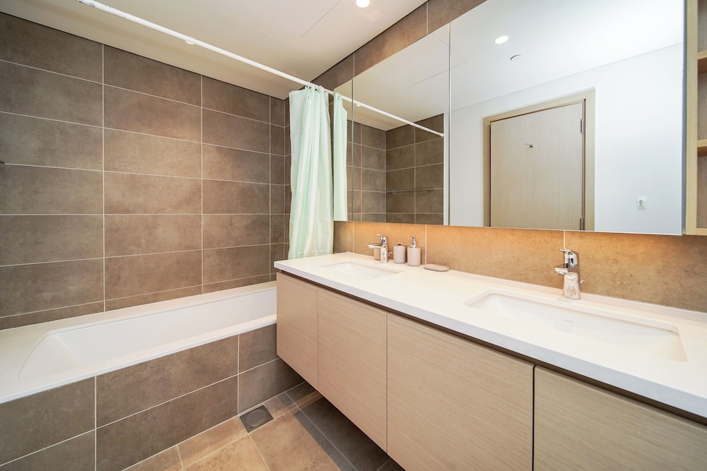 PVH - Creek Gate - Stylish 2BR