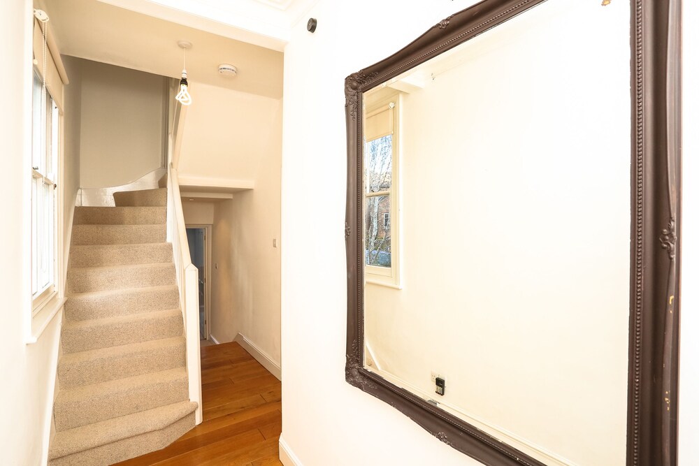 The Glasshouse Escape - 5BDR Victorian Jewel with Modern Twists in Jericho