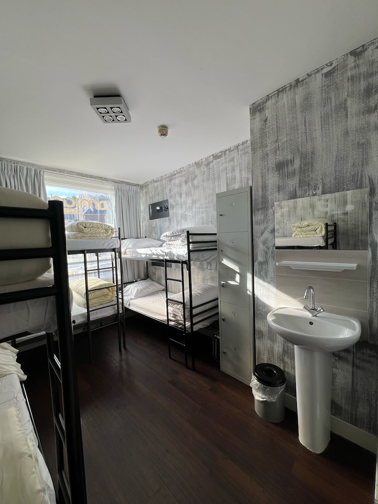 Amigo Hotel - Hostel