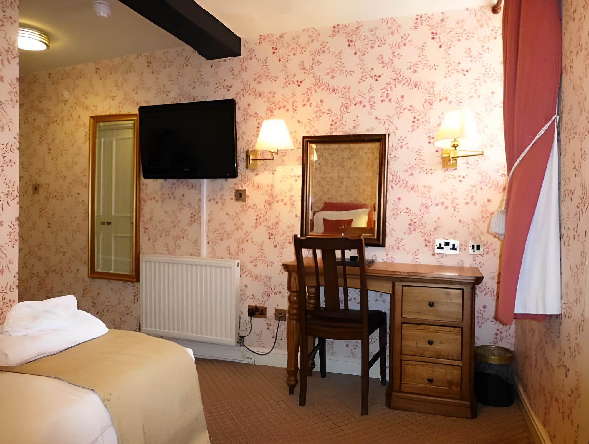 Devizes Vacations - The Bear Hotel - Property Image 30