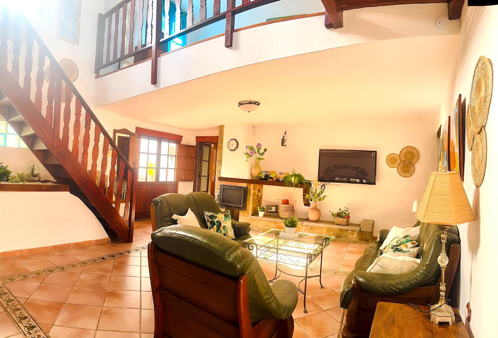 Villa Medinilla With Private Pool in Conil