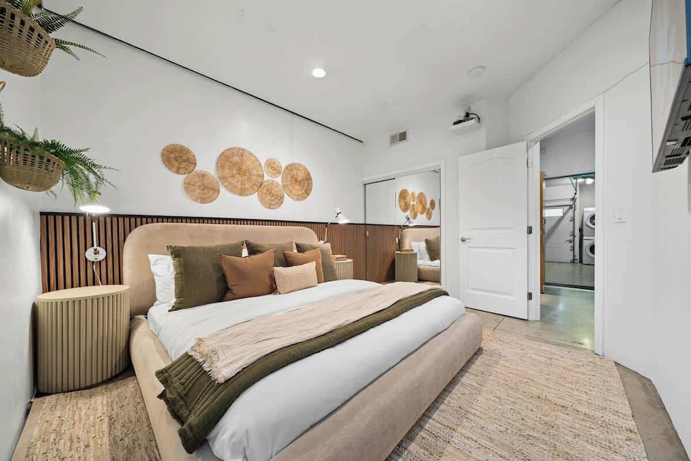 Gaslamp Row House - Sleeps 8 Private Garage AC