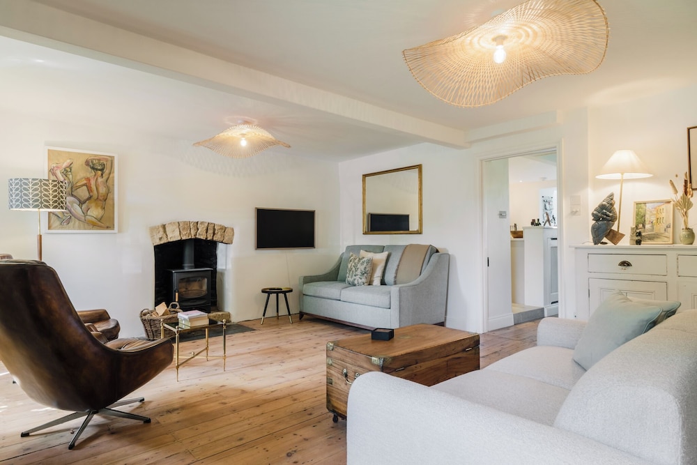 Historic 3 BD Cottage in the Cotswolds