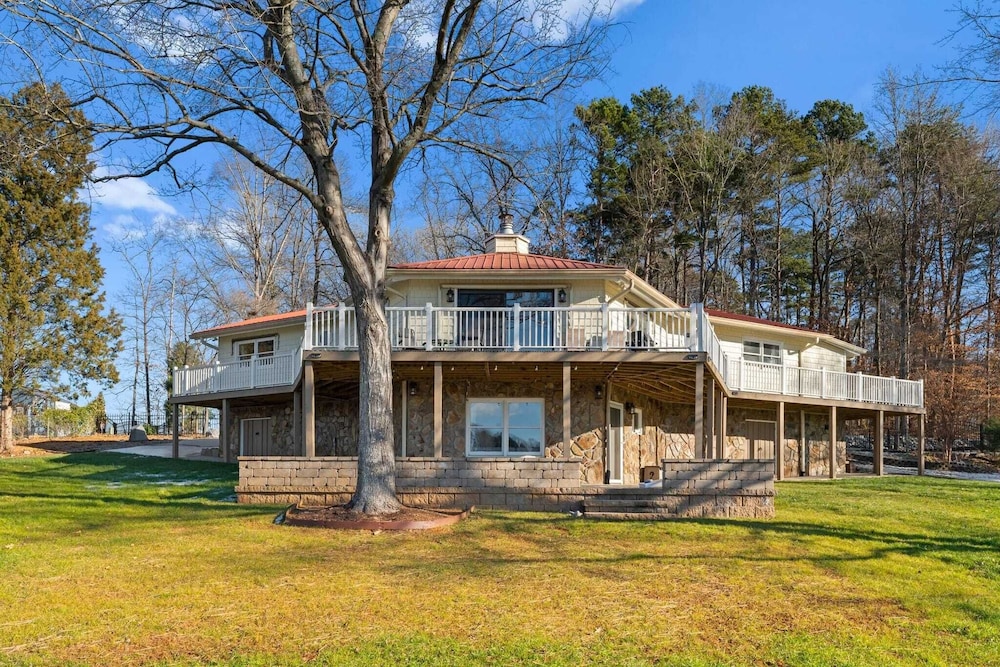 Pleasant Cove Waterfront Getaway With Fire Pit, Deck, and Lake Views