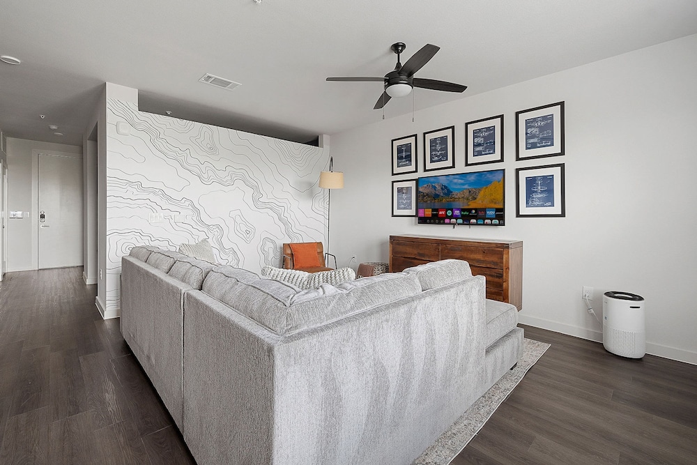 Heal Fly Comfy Dallas 1BR Pool Gym Utsw