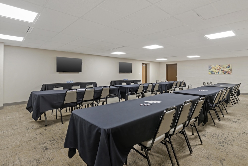 Executive Residency By Best Western Waterloo & Cedar Falls