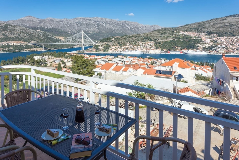 Burum Apartments