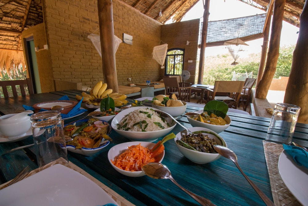 Back of Beyond - Safari Lodge Yala