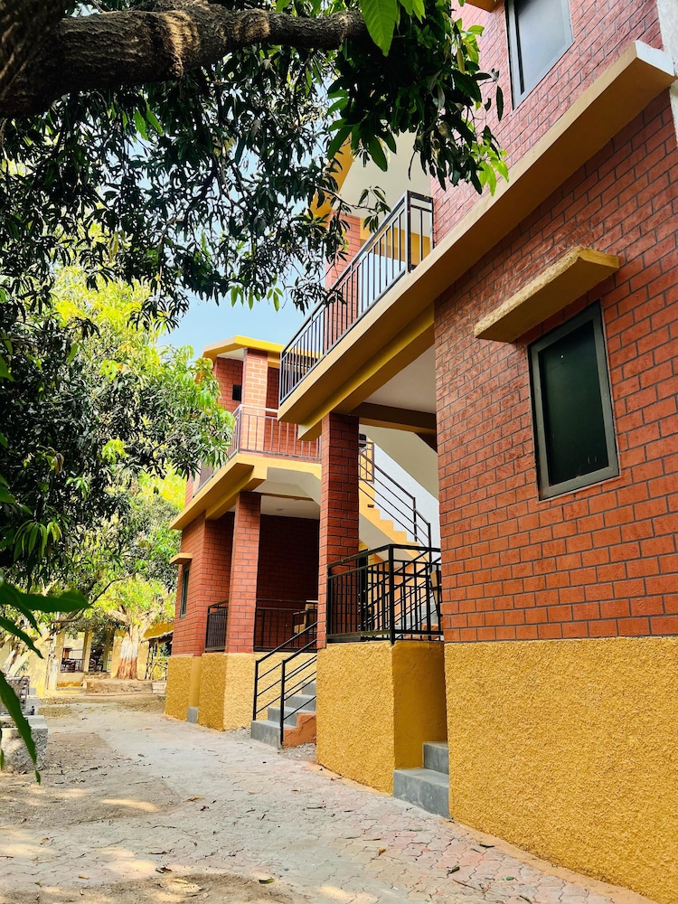 Krishna Farm House And Resort