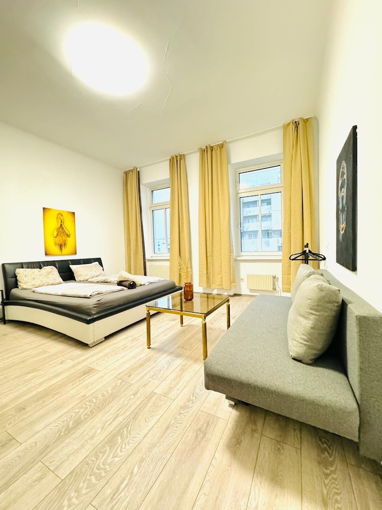 Affordable Cozy 3BR Apt Near FAC Platz
