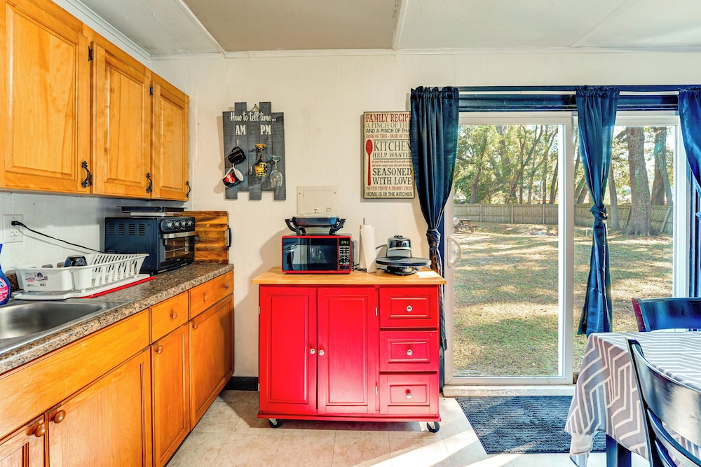 Kayak, Snorkel & More: Quiet Home in High Springs!