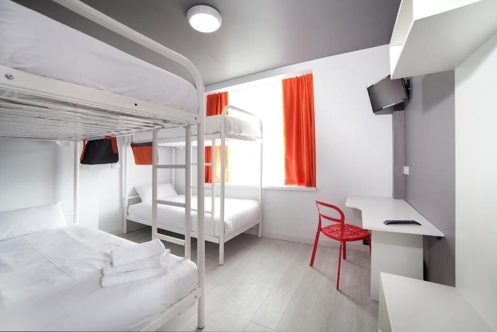 Sleeperdorm - Hostel