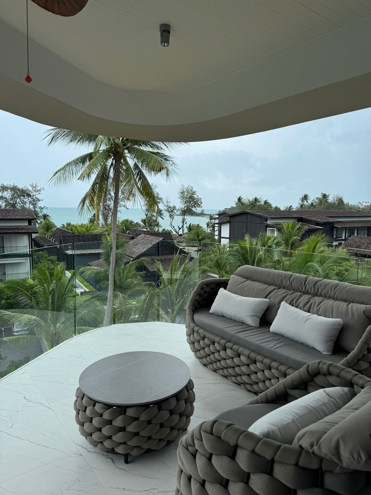 Beachside Residence