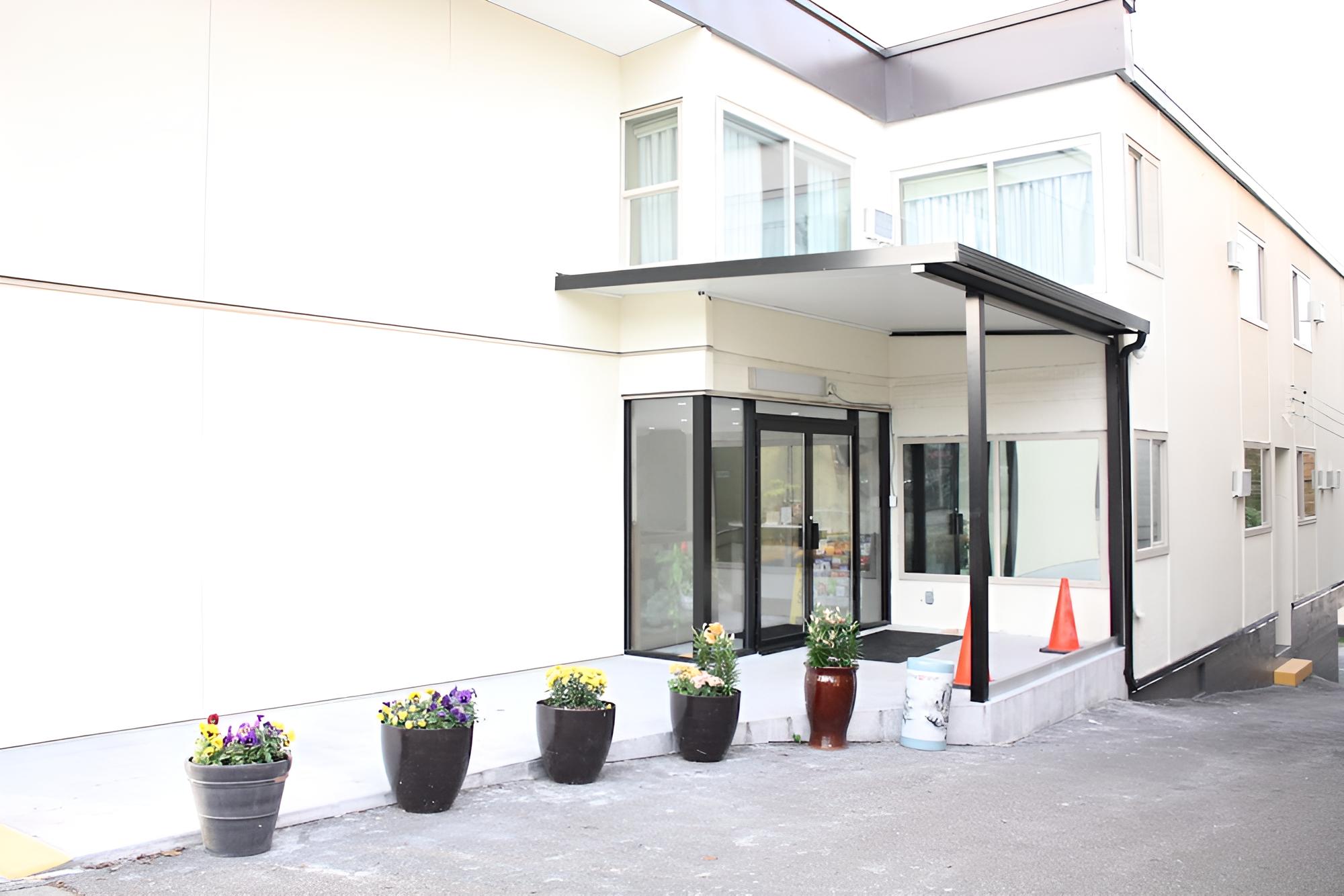 The Deluxe Hotel Vancouver - Image 1