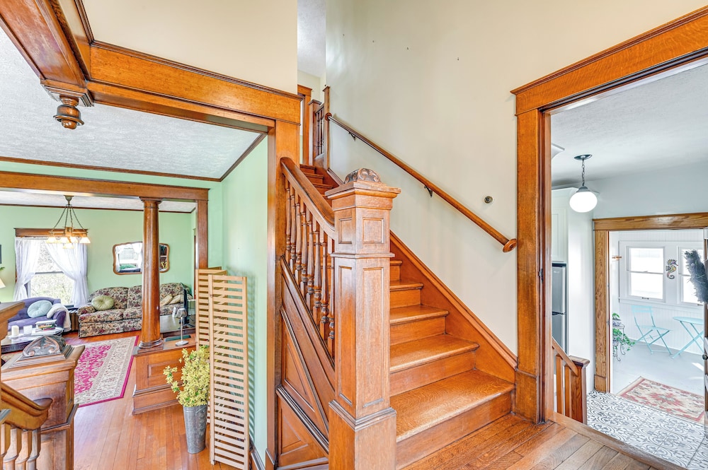 Dog-friendly Atlantic Farmhouse w/ Spacious Yard!