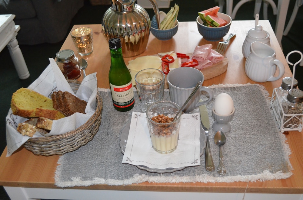 Ny Kirstineberg Gods Bed & Breakfast