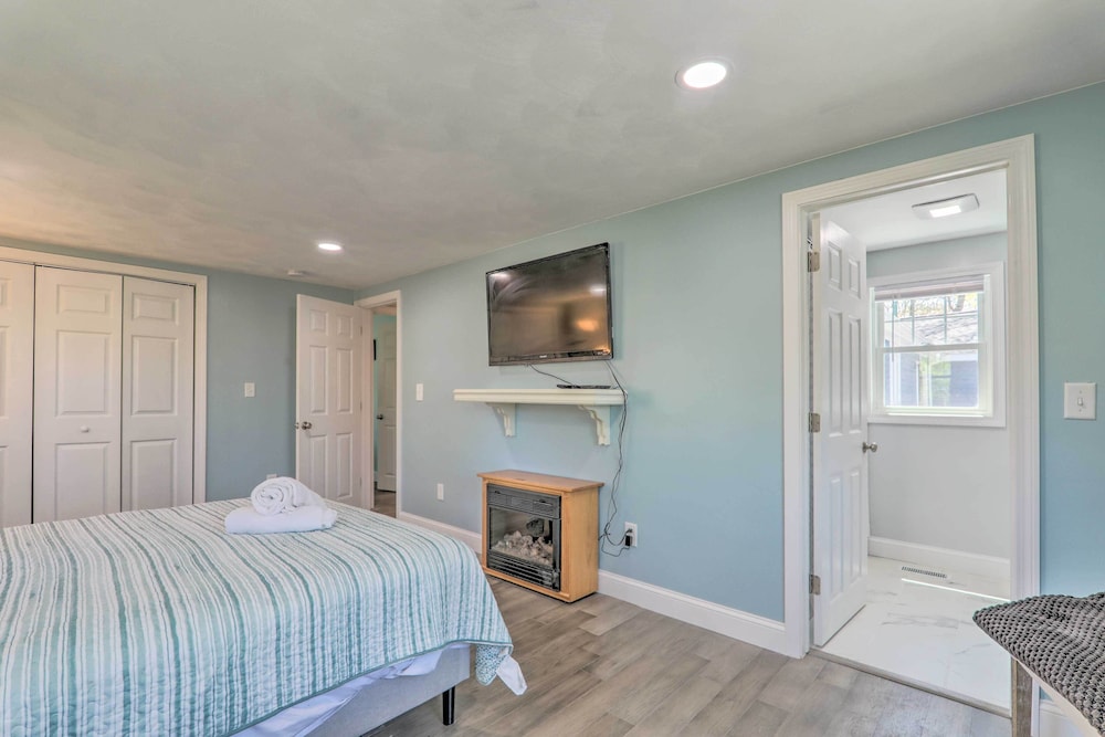 Bike to Beach: Centerville Home w/ Deck!