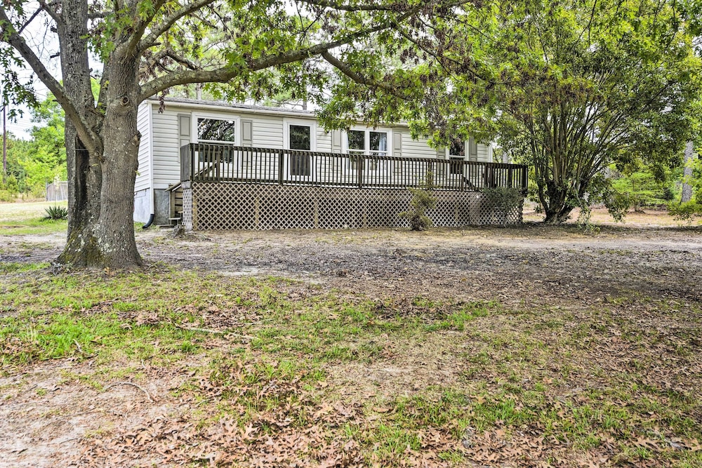 Cozy House w/ Huge Yard ~ 16 Mi to Fort Bragg view 3
