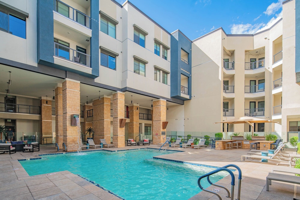 ROVE LIVING/KB - Scottsdale Grand
