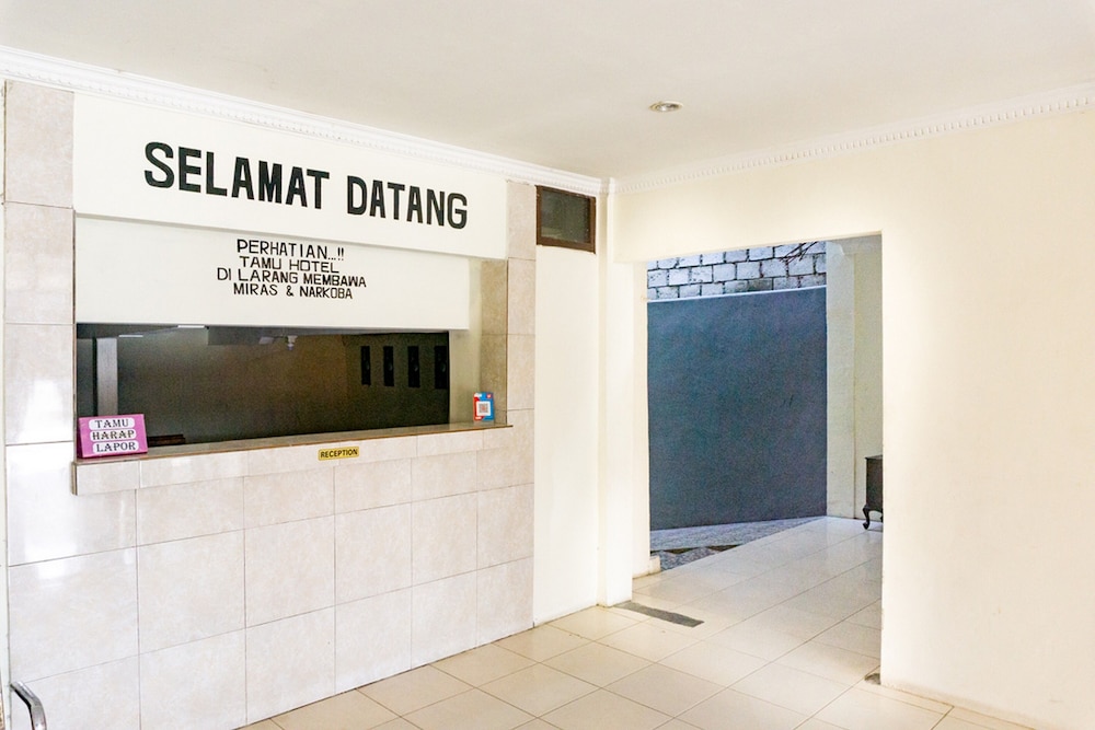 RedDoorz near Sentani Airport Jayapura view 2