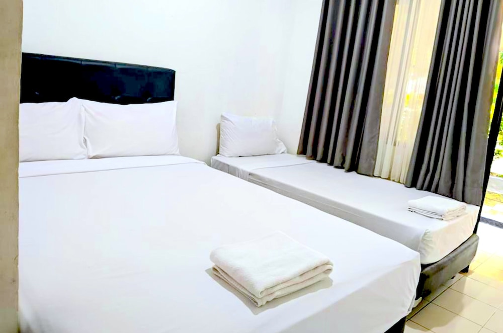PAVO RESORT