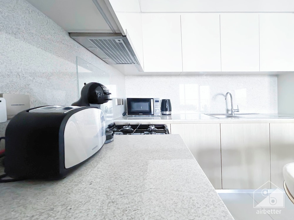 Luxurious Burj Royale One-bedroom & City Views