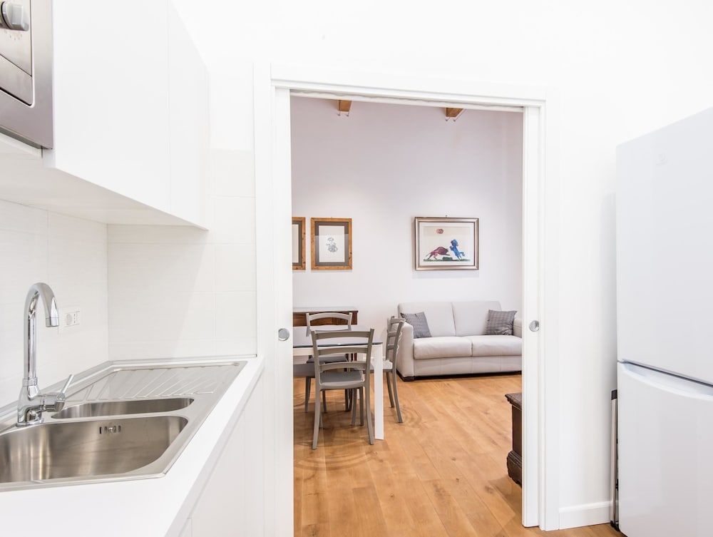 RSH San Cosimato Luxury Bright Apartment