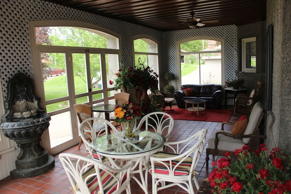 Grey Gables Inn