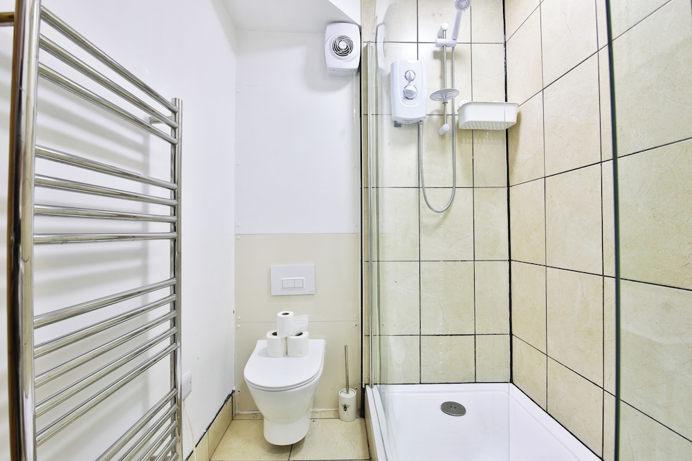 2 Bed Apartment Near Cardiff Bay