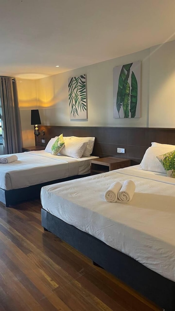 Arwana Beachfront Resort - Pulau Besar