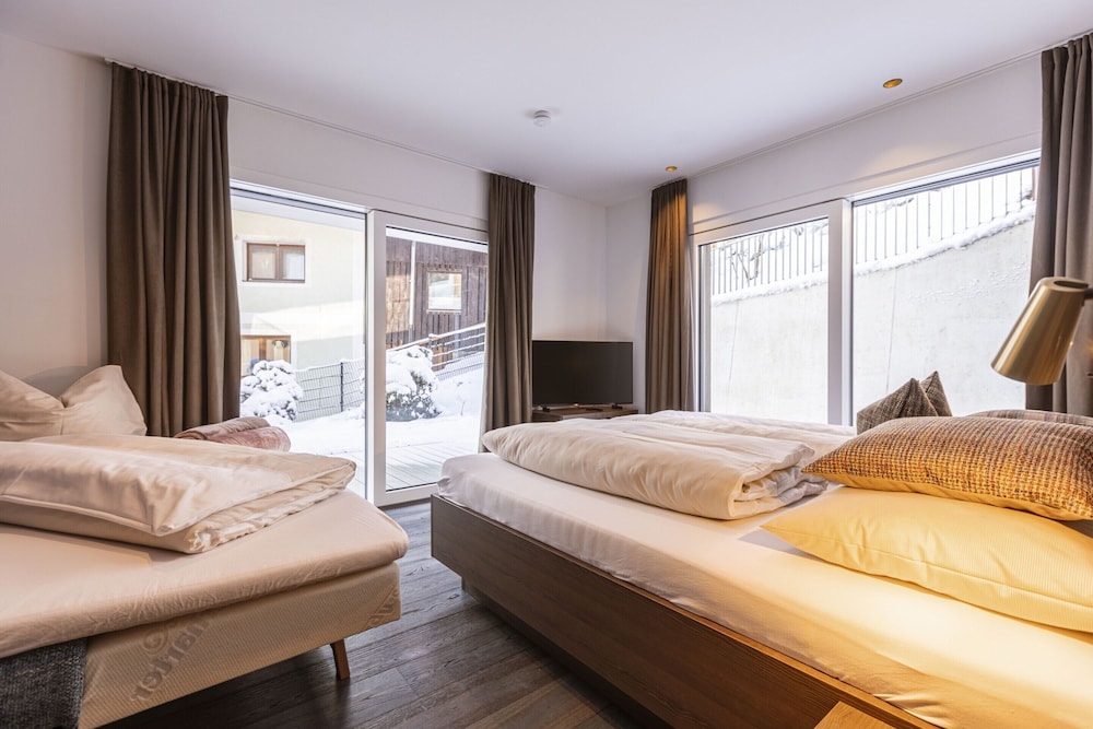 Spacious Apartment With Terrace