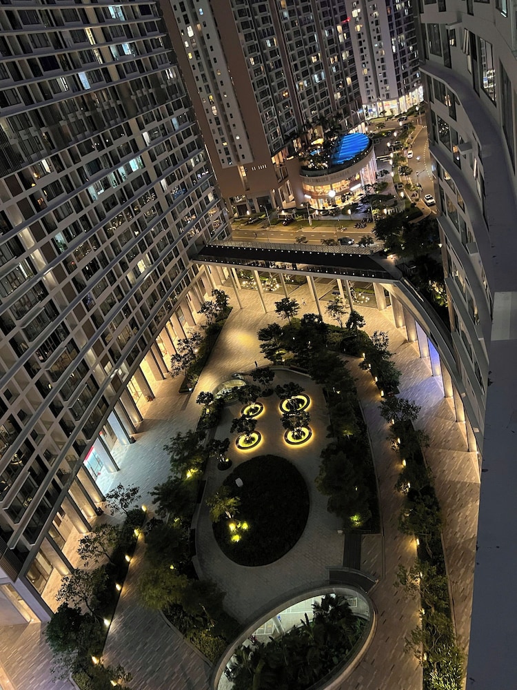 MIDTOWN