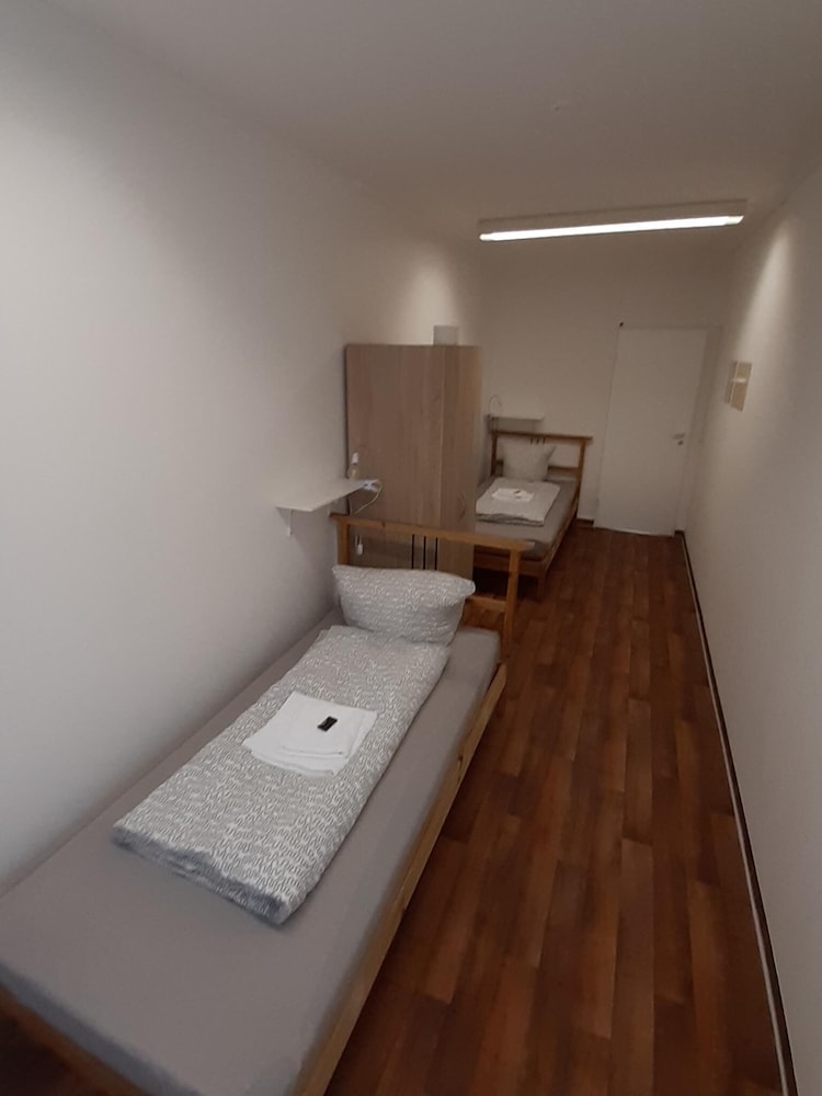 2-Rent Group Hostel Zimmer&Apartments GKP2