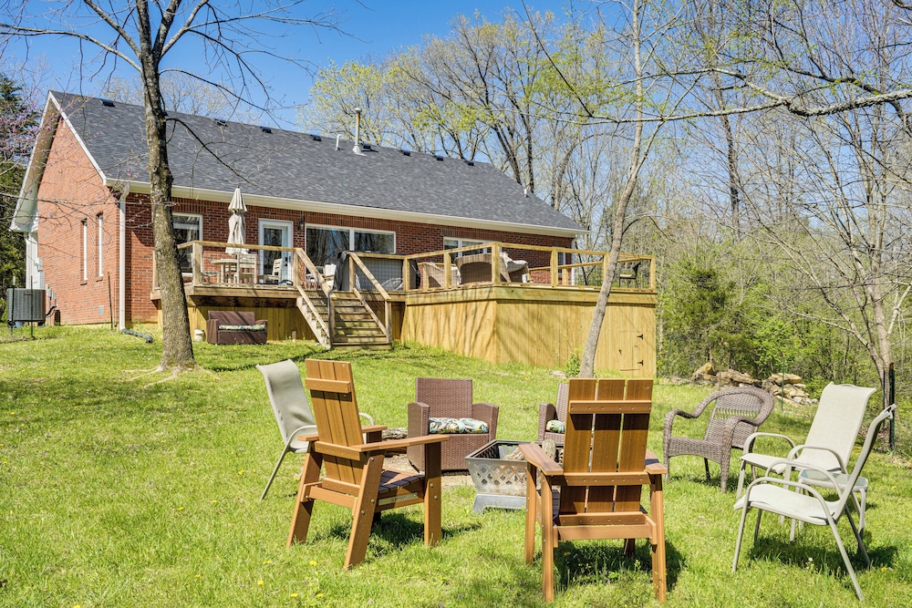 Hot Tub, Deck & Fire Pit: Chic Louisville Home!