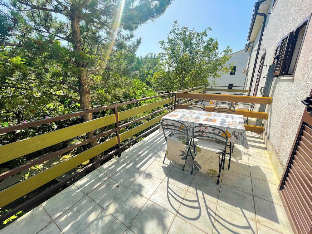 Apartment Irena 2