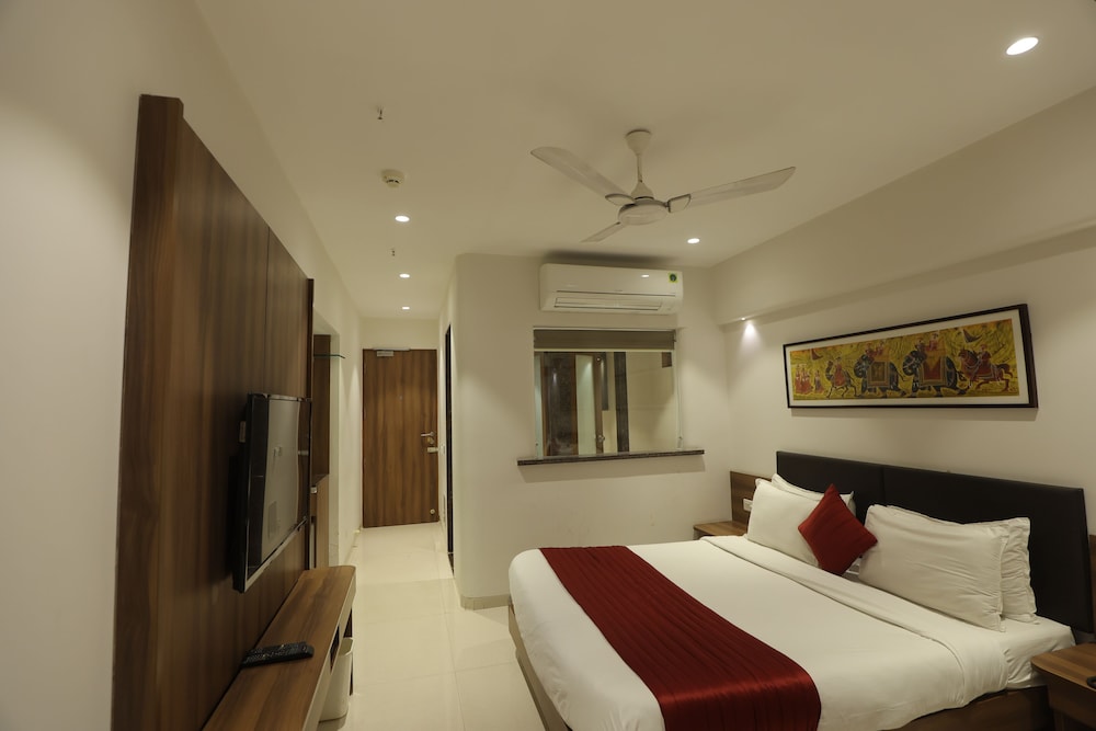 Hotel Shreeji Vatika-Airport Road