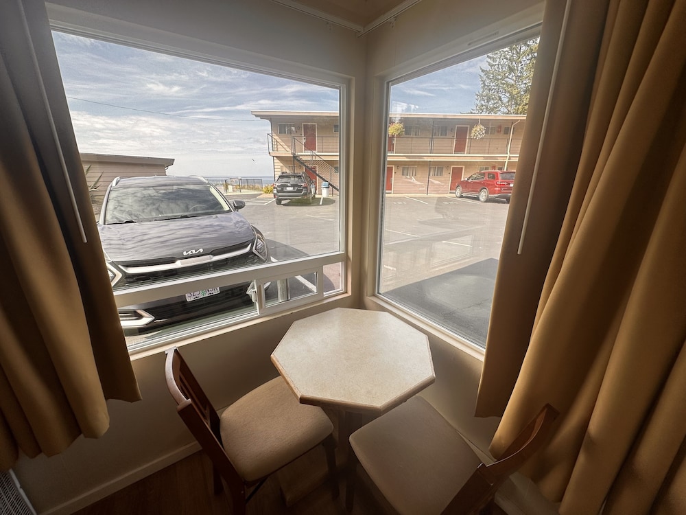 Astoria Crest Motel