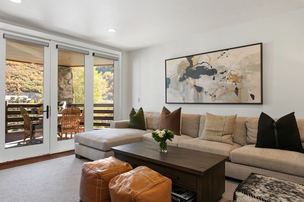 Trail's End Lodge at Deer Valley Resort - Two Bedroom Residence with Den and Spa #102 2 Condo