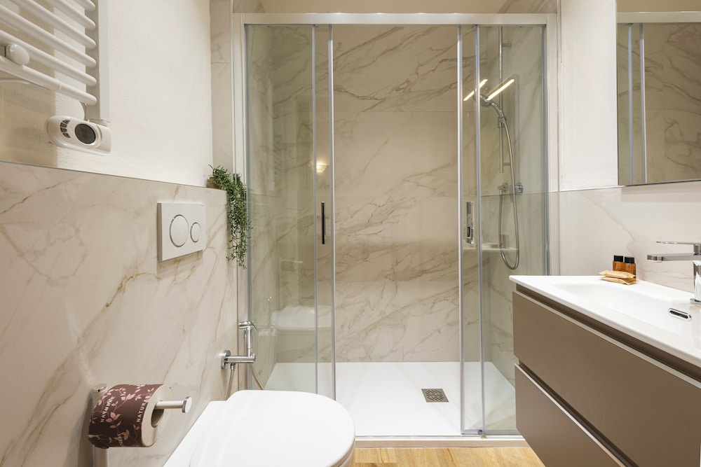 Salutati Apartments by MMega