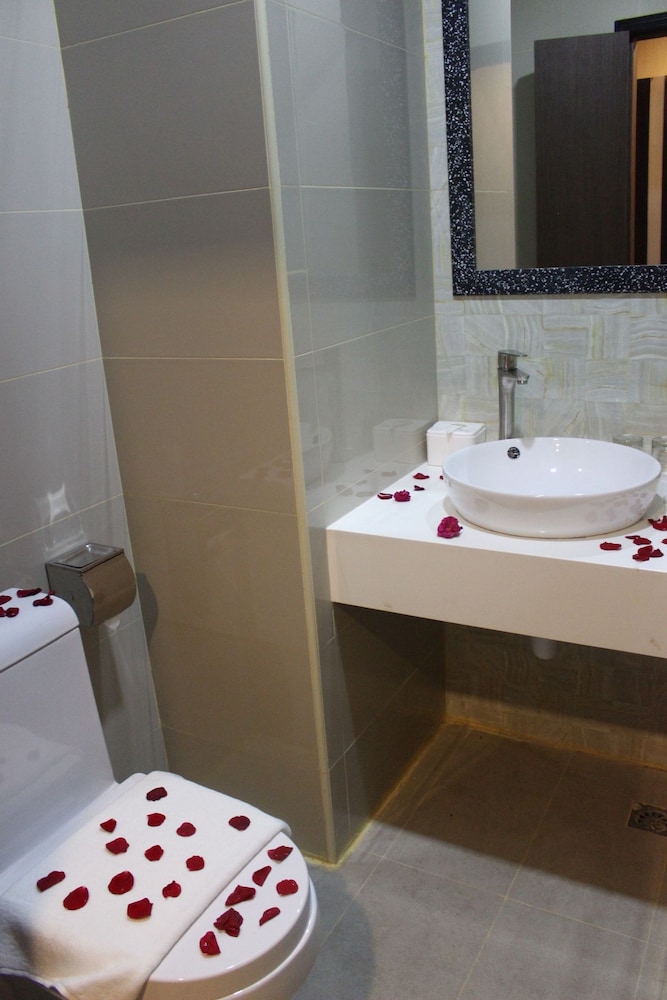The Golden Bay Hotel Batam 28