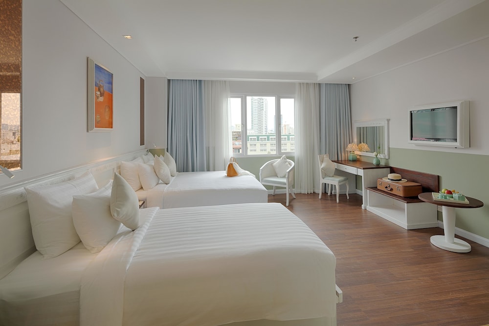 Au Lac Charner Hotel 12