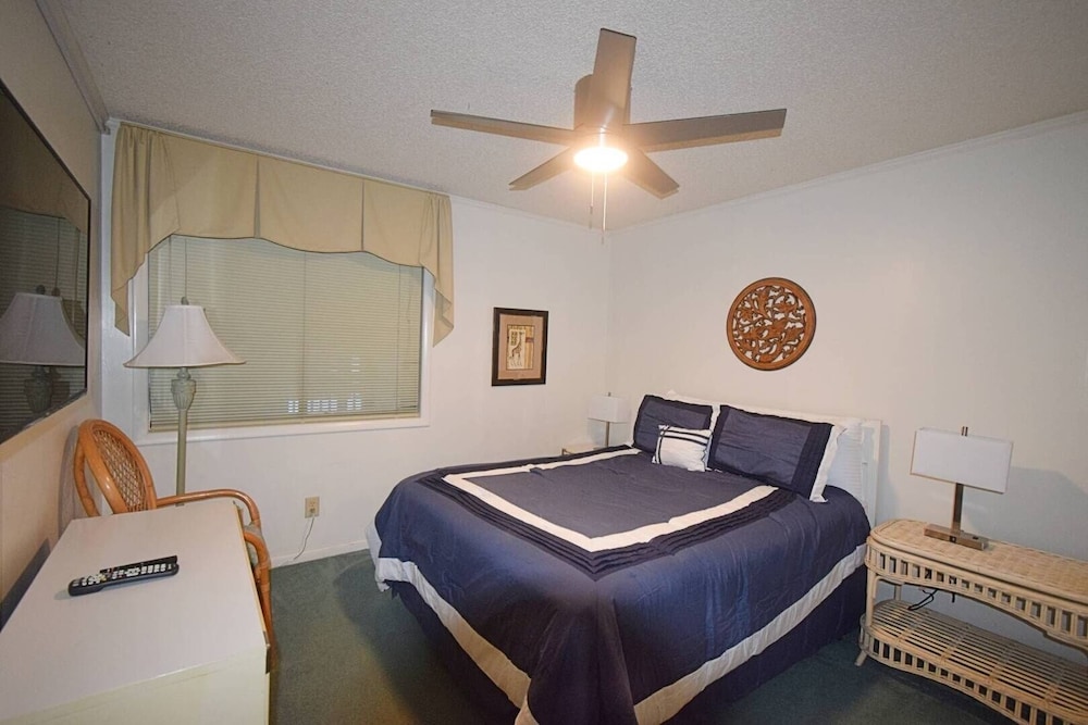Tilghman Beach And Racquet Club 209 3 Bedroom Condo by RedAwning view 5